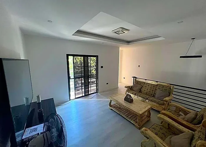 House Near Aiport/malls ホテル マニラ市