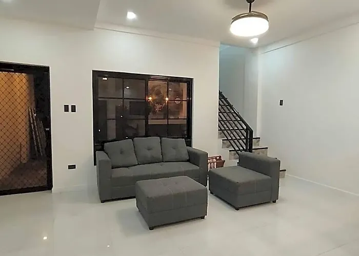 ホテル House Near Aiport/malls 3*