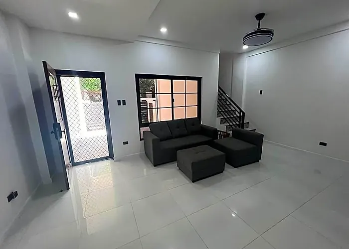 House Near Aiport/malls