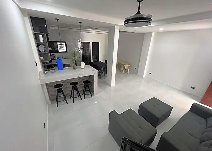 ホテル House Near Aiport/malls